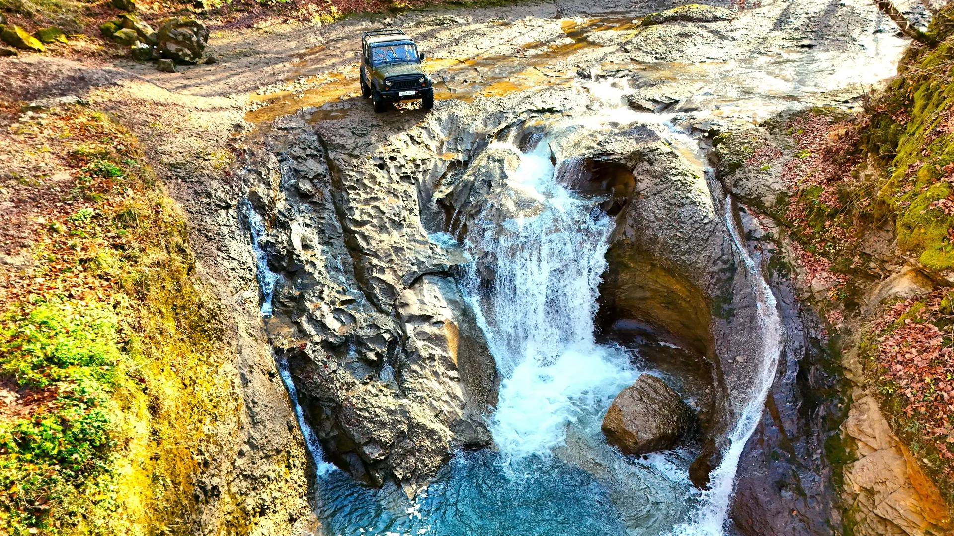 Главная страница сервиса джип-туров Jeeping Adygea